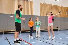 NBA：勇士主场狂胜灰熊 库里轰下45分