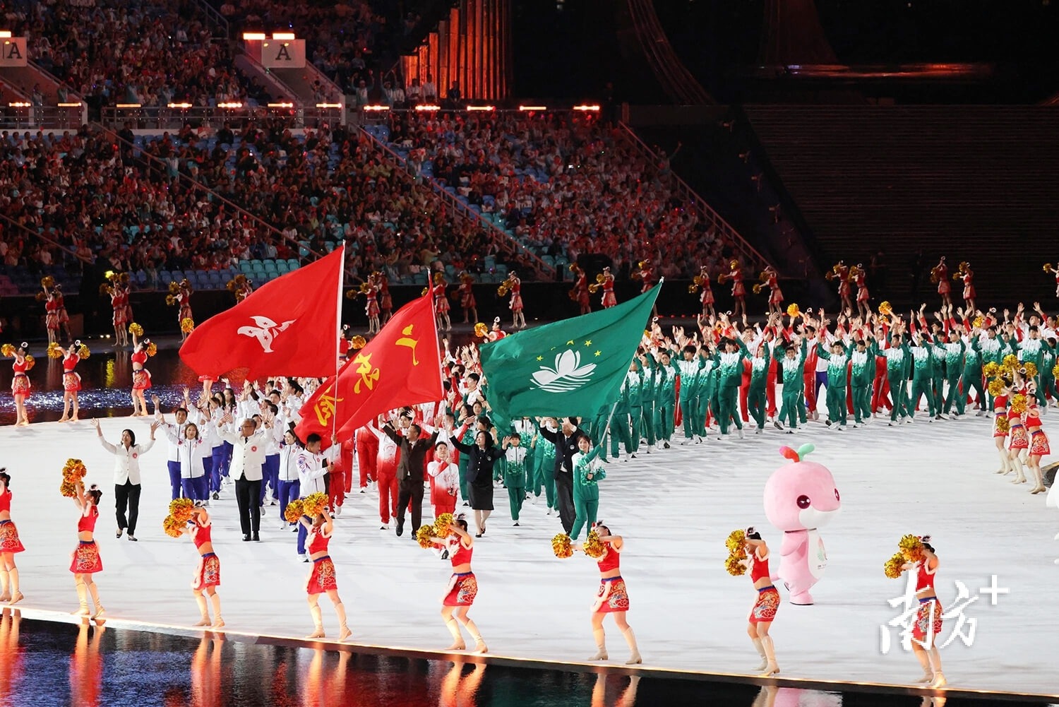 [德甲]第6轮：法兰克福3-3拜仁慕尼黑 集锦