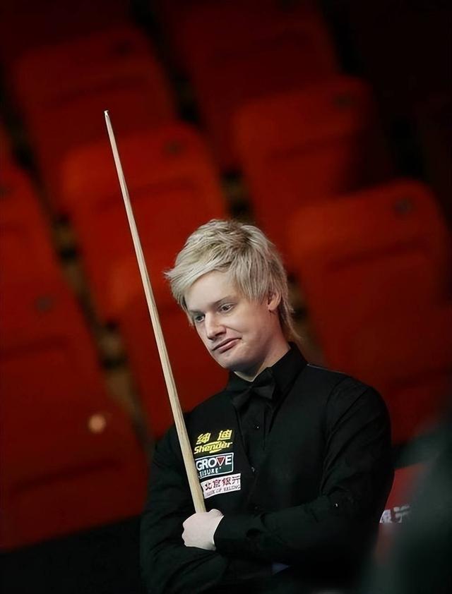 她不仅在 她不仅在