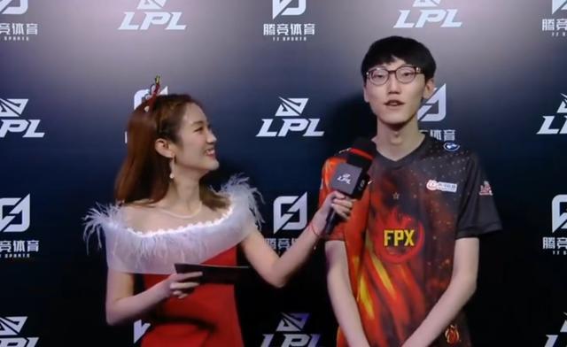 真实生动地 真实生动地